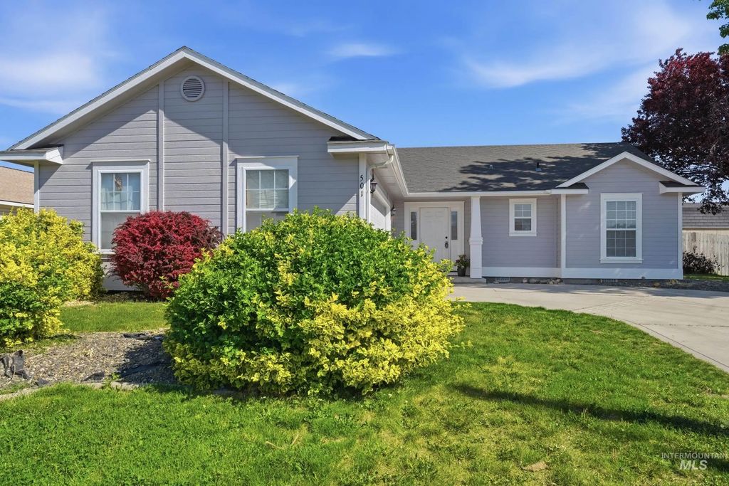 501 E Knights Cir, Nampa