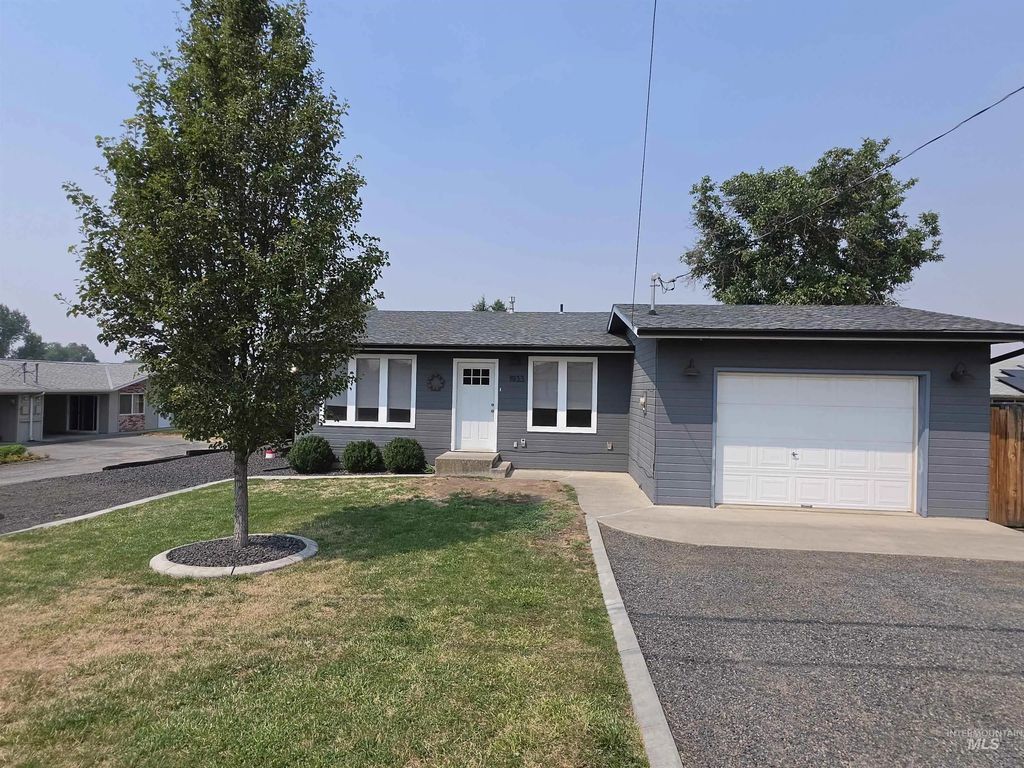 1933 Grelle Ave., Lewiston