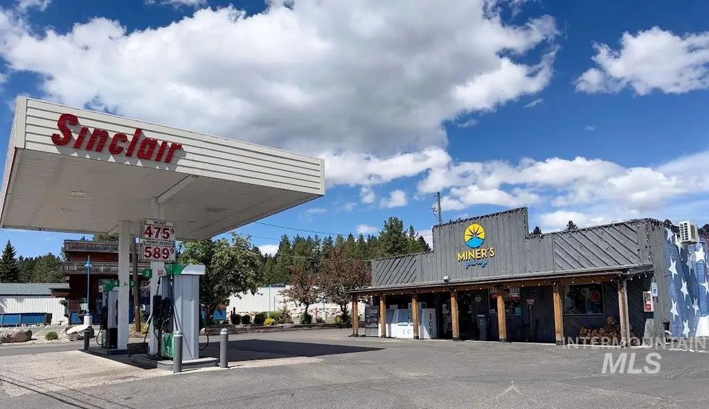 147 N 3rd St./hwy 55, McCall