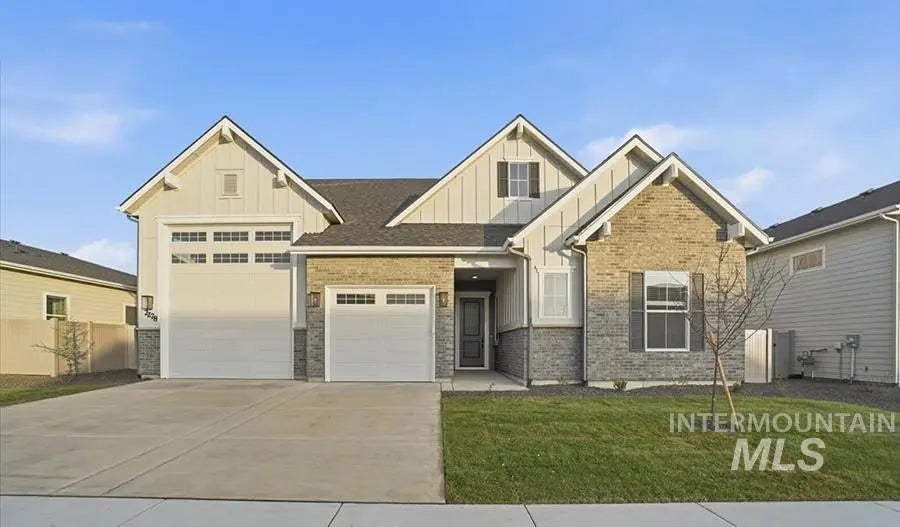 2278 N Kenora Ave, Star