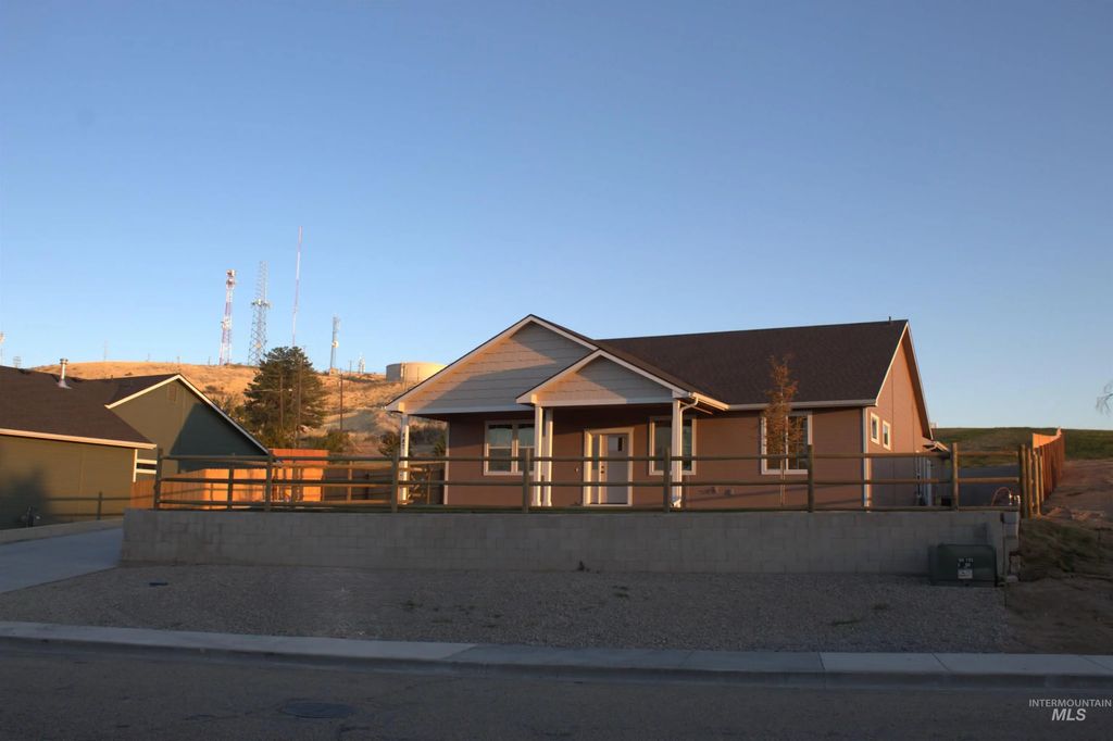 887 S. Iowa Ave., Payette
