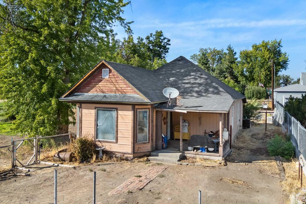131 W Spring Street, Hagerman