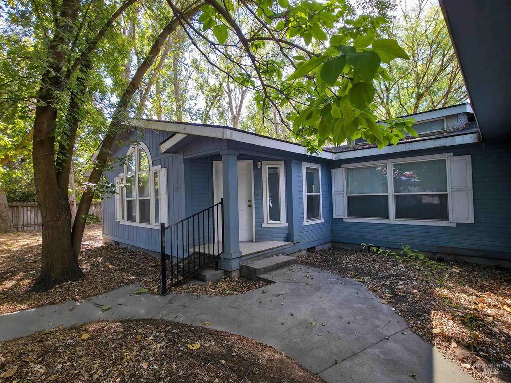 1215 W 7th, Weiser