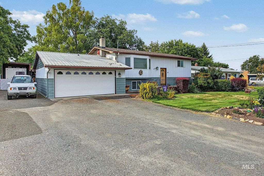 1114 Alder Drive, Lewiston