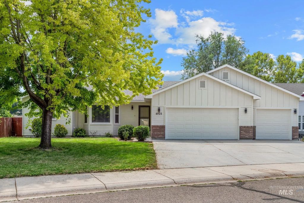 4925 W Tournament Dr, Meridian