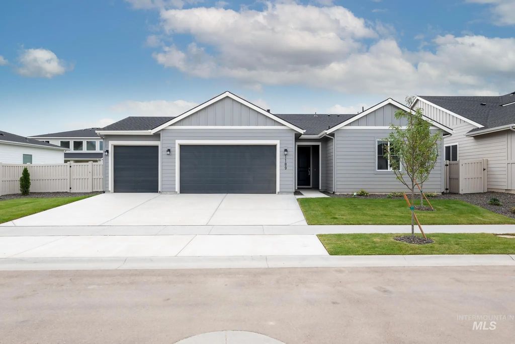1189 W Grassland St, Middleton