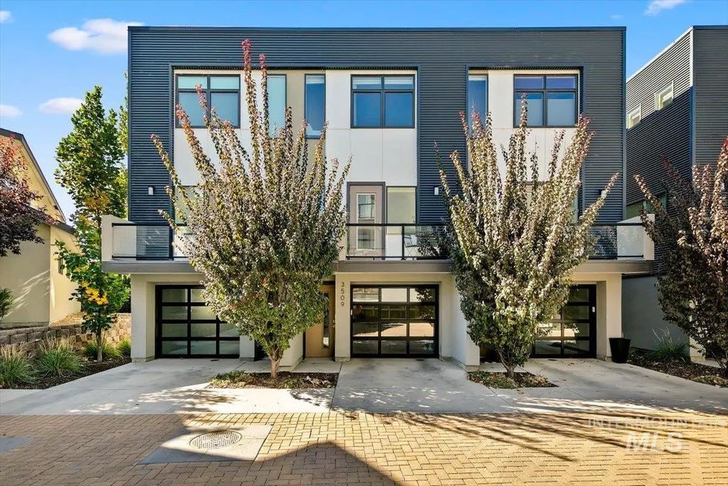 3509 N Waterhouse Lane, Garden City