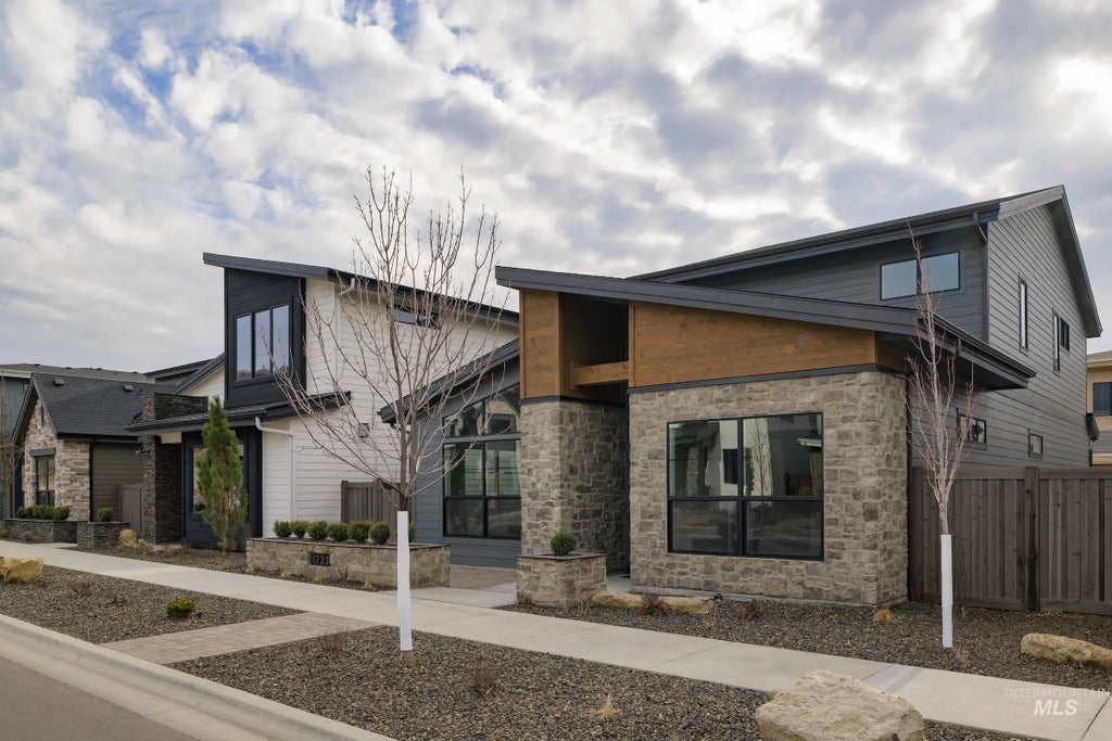 11733 N Rabbitbrush Way, Boise