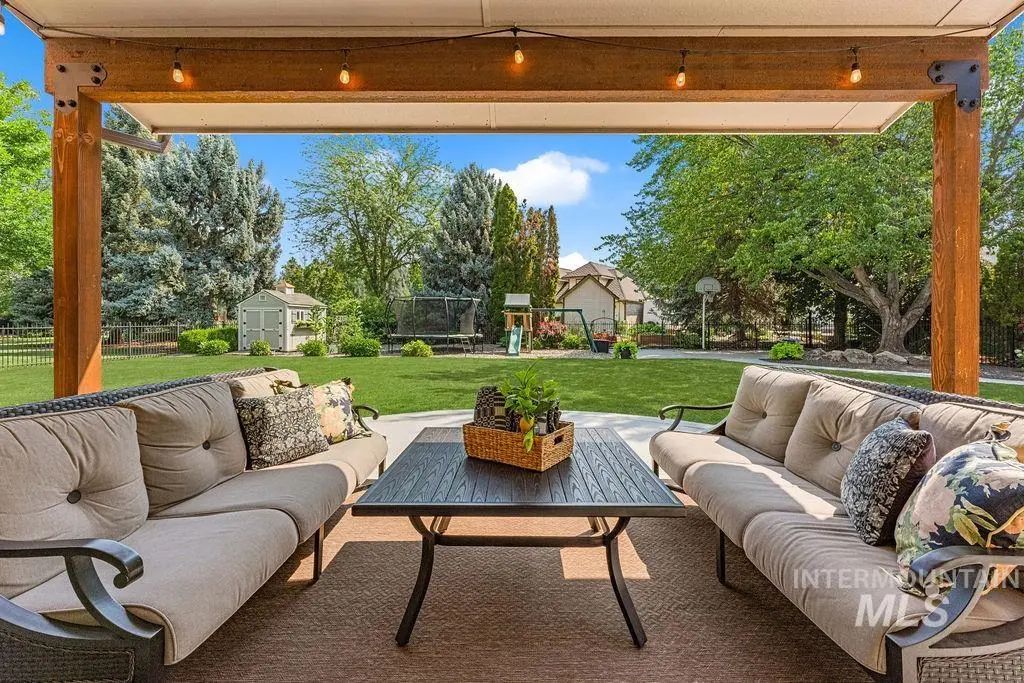 5298 N Hickory Tree Way, Boise
