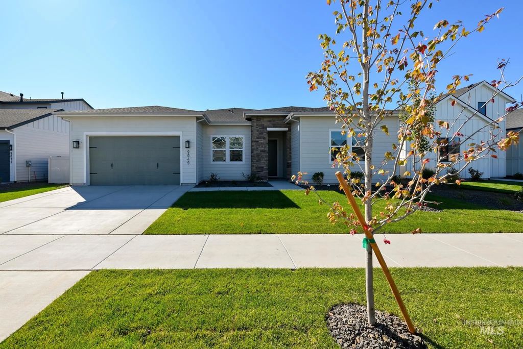 9049 W Purple Martin St, Star