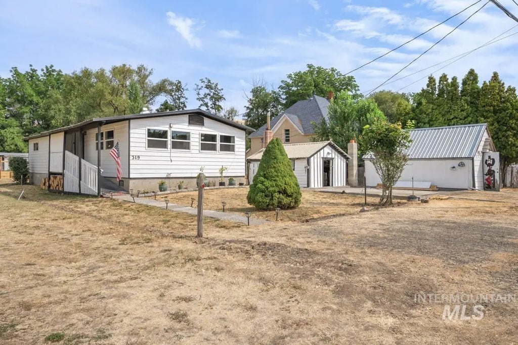 319 Pataha St, Pomeroy