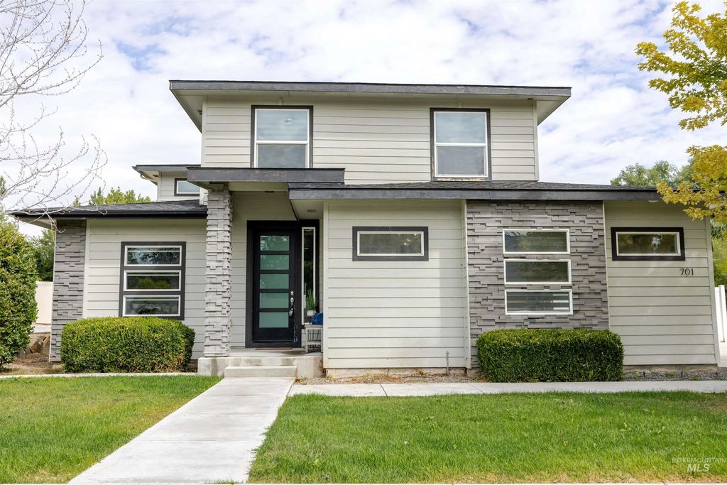 701 E Willow Street, Caldwell