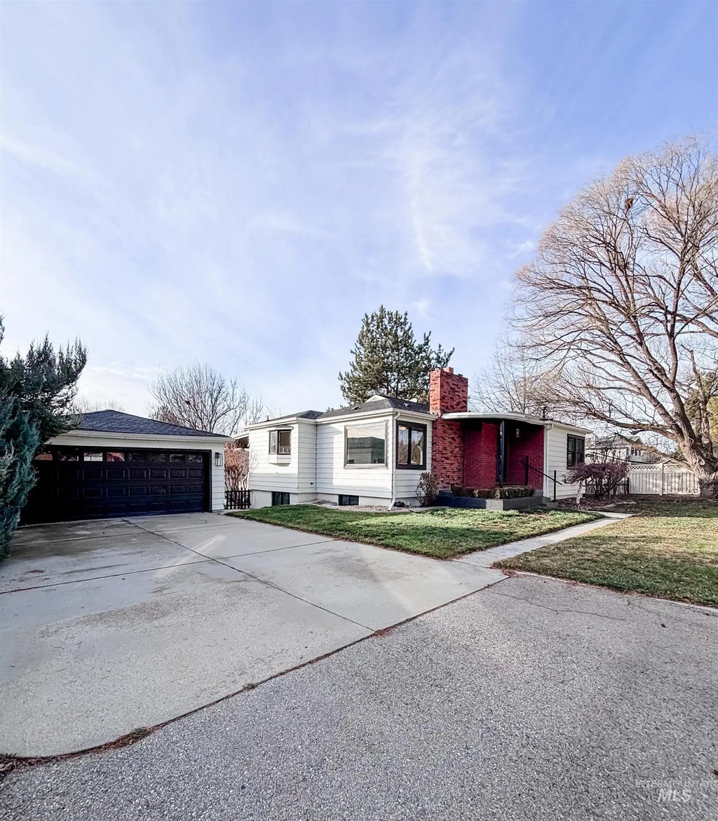 743 N Horseshoe Bend Rd, Eagle