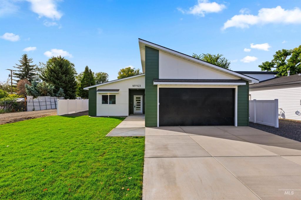 923 Aiken Ave, Buhl