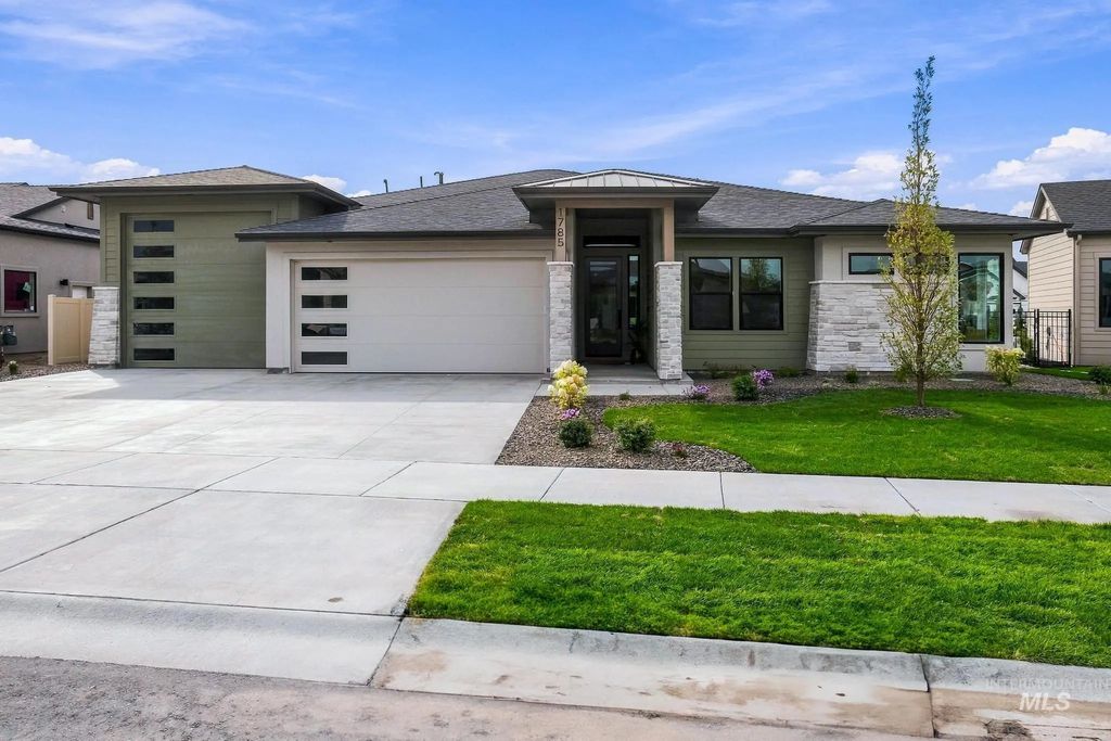 1785 W Lone Mountain Dr., Eagle