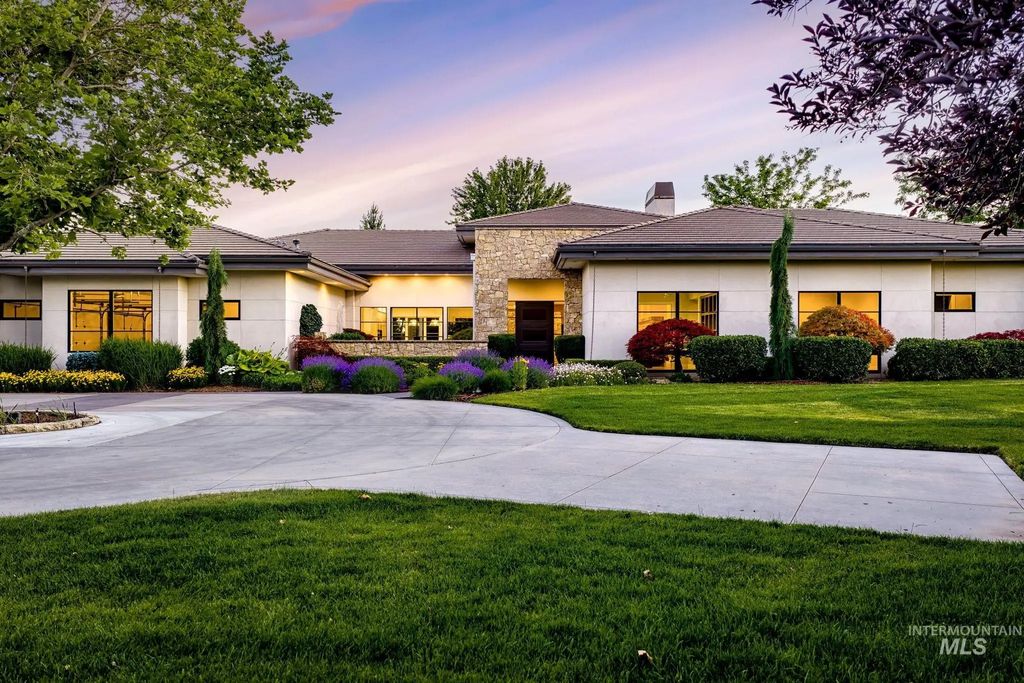 2020 E Barclay, Meridian