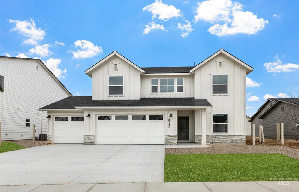 8282 E Bright Angel Dr, Nampa