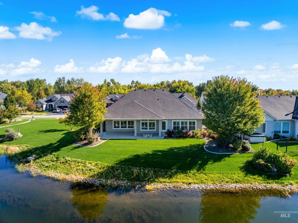 9910 W Hercules Dr, Star