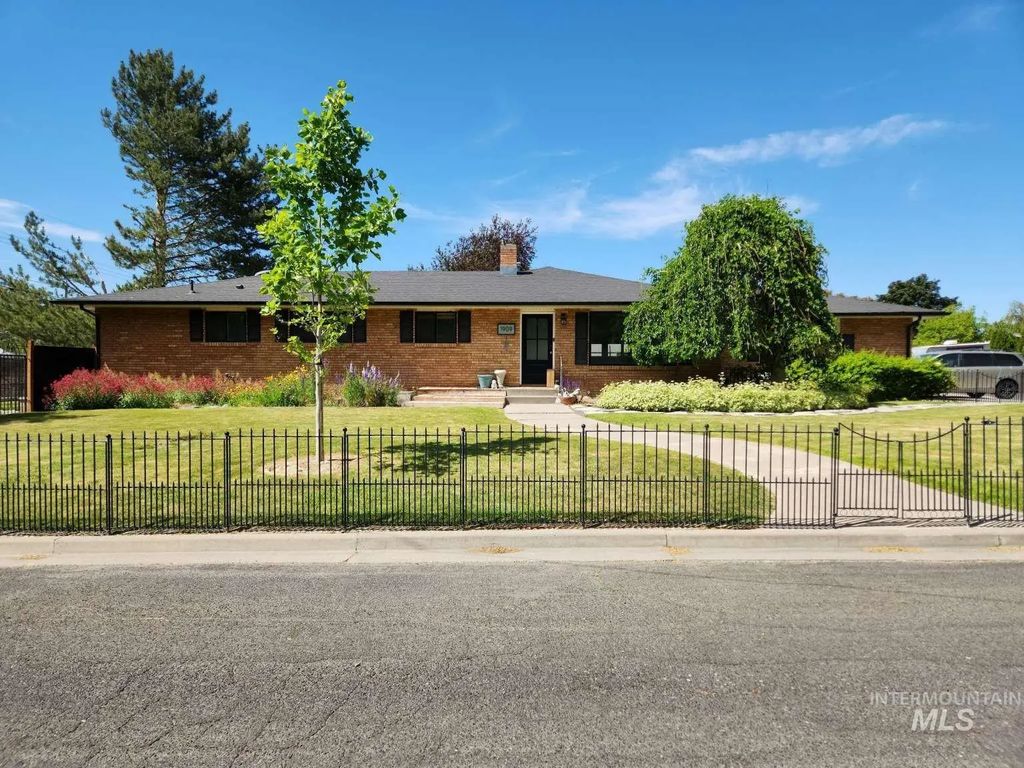 1909 Granada Dr, Twin Falls
