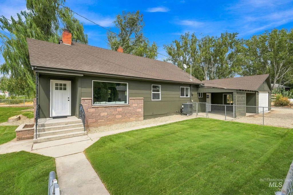 1004 South Holly Street, Nampa