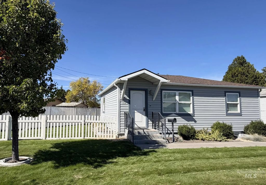 239 Blue Lakes Blvd, Twin Falls