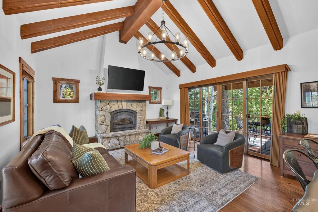 15 Rock Creek Court, Donnelly