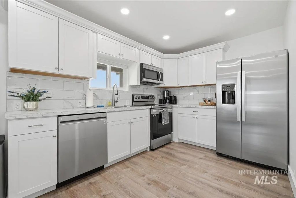 2038 Blue Spruce Ln #179, Boise