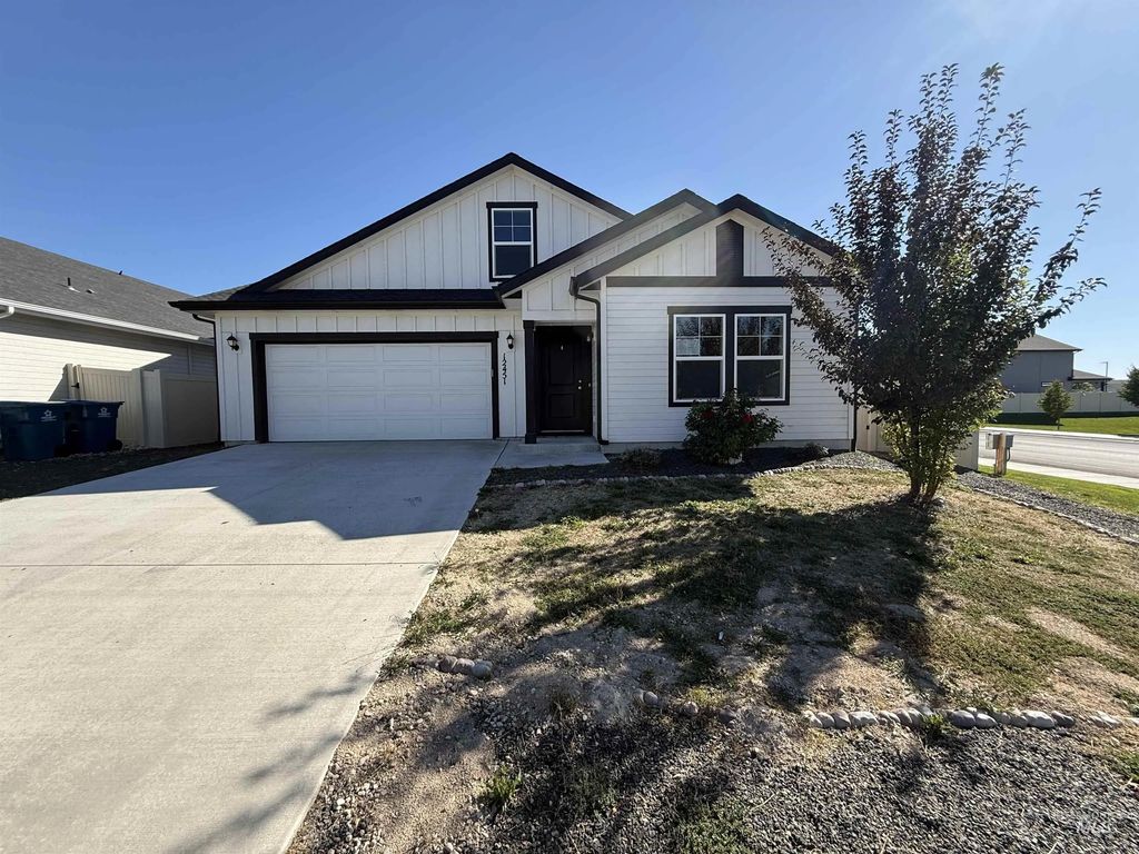 12451 Varga St, Caldwell
