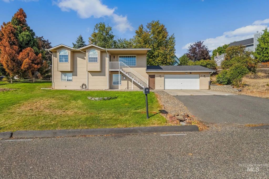 3610 Masters Drive, Clarkston
