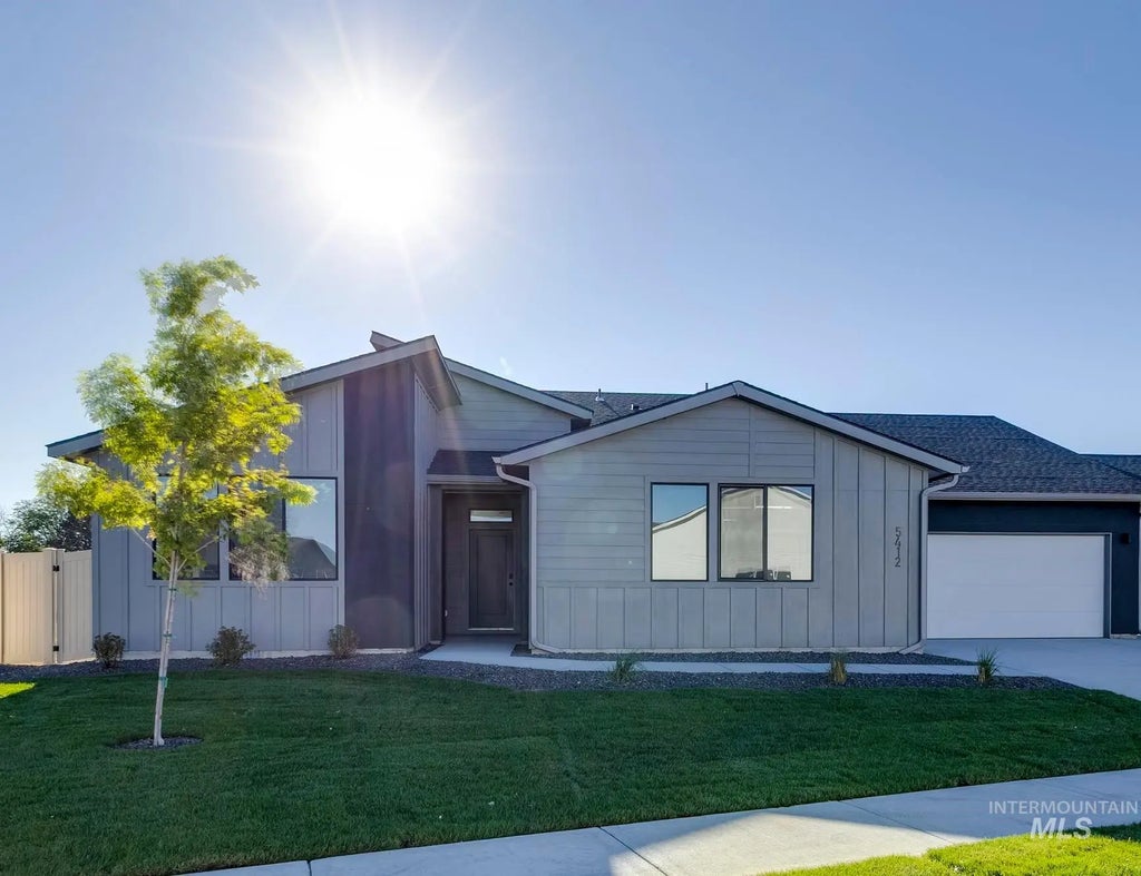 2954 N Rivington Ave, Eagle