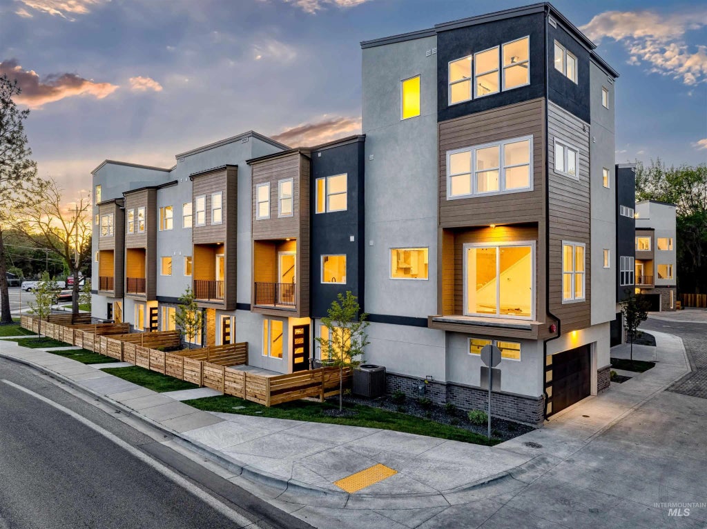 2043 S Makar Ln, Boise