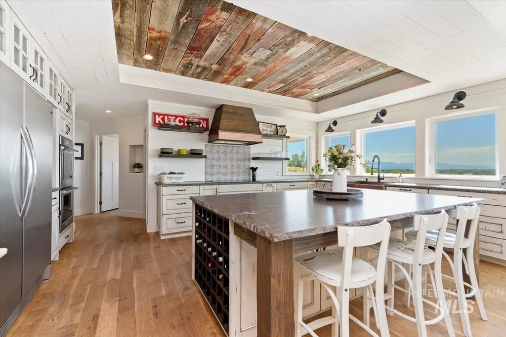 10200 W Scenic View, Star