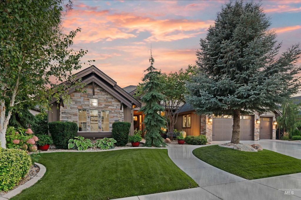 6111 W Piaffe Court, Eagle