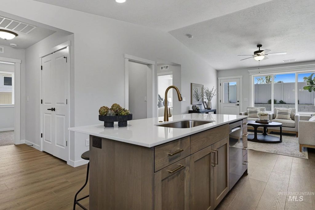 1335 W Jasper St, Meridian