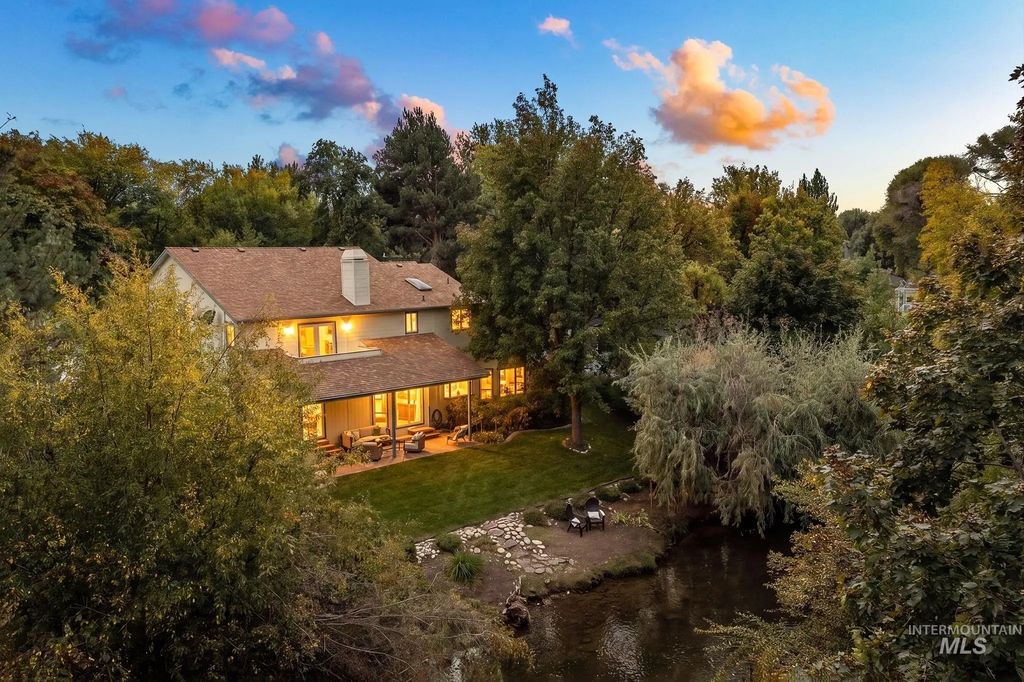726 E Parkway Ct, Boise