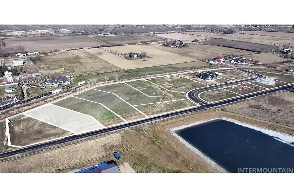 7950 Winter Horses Dr, Middleton