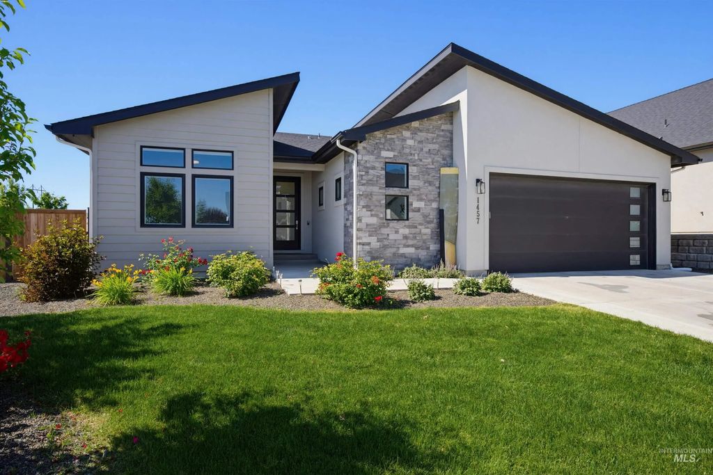1457 W Tenzing St, Nampa