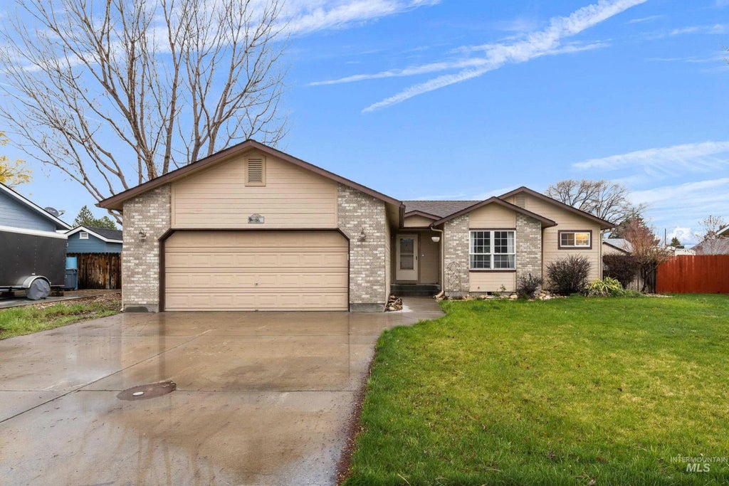 1430 Rosewood St, Mountain Home