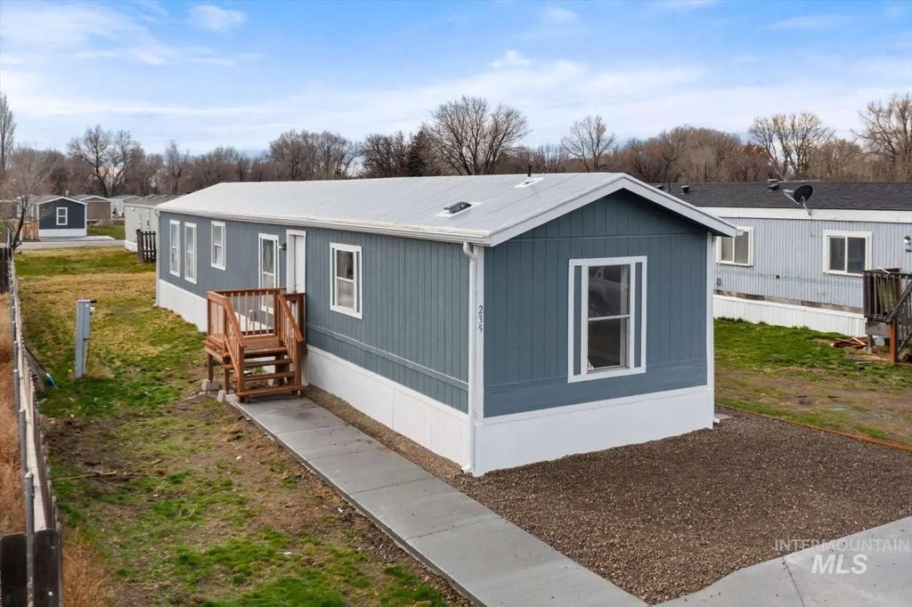 235 W 9th, Mountain Home