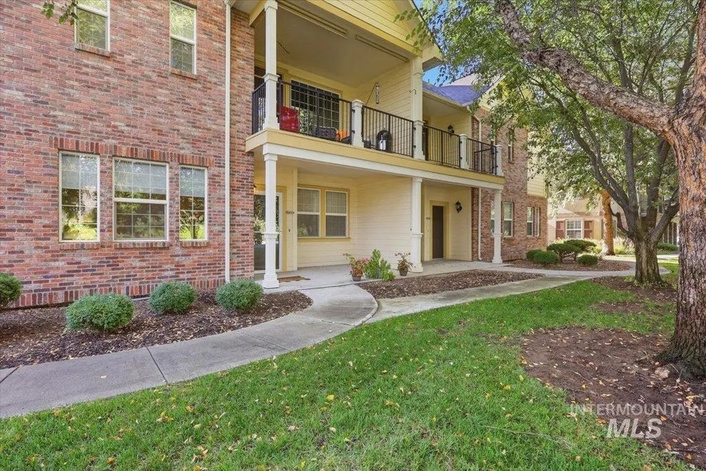 1144 E Winding Creek Dr, Eagle