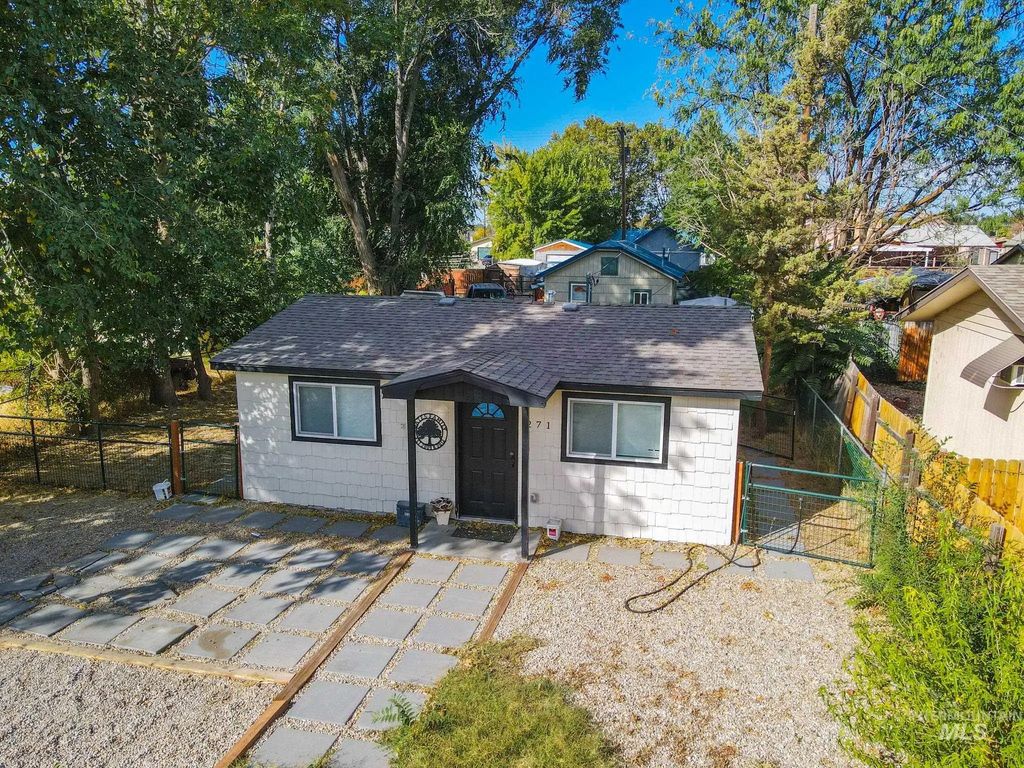 271 Nw 7th St, Ontario