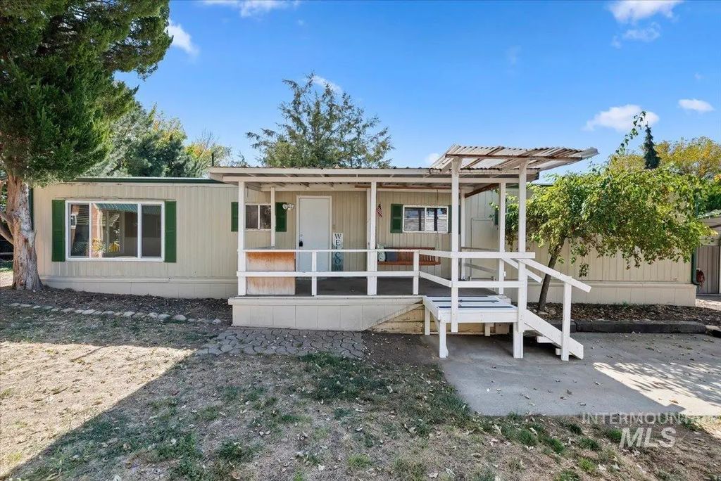 700 E Fairview Ave #74, Meridian