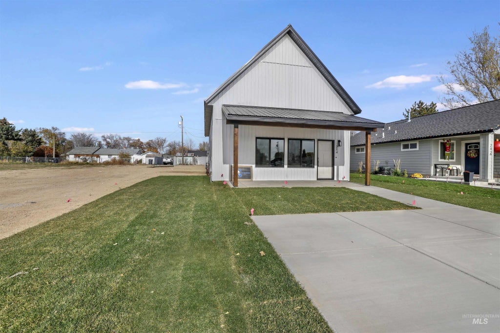 254 1st St W, Wendell