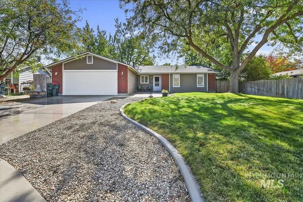 1820 N Kristen Way, Meridian