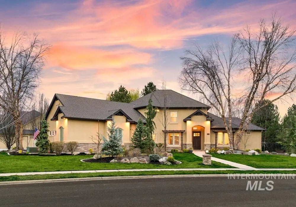 1049 E Riversong Dr, Eagle