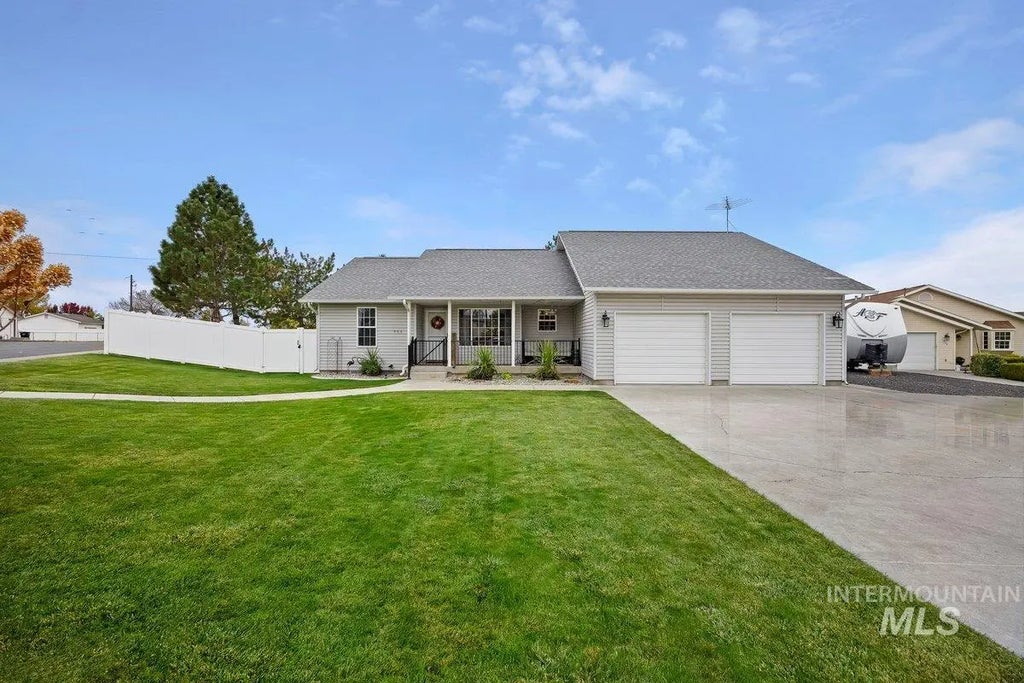 966 Milner Street, Buhl