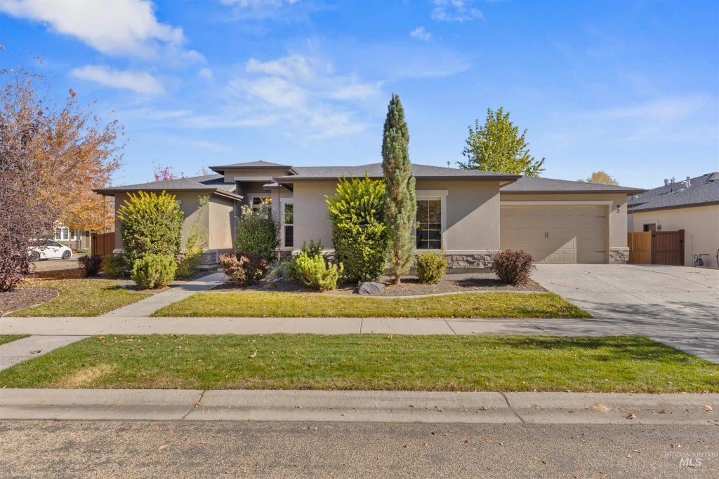 92 S Vandries Ave, Eagle