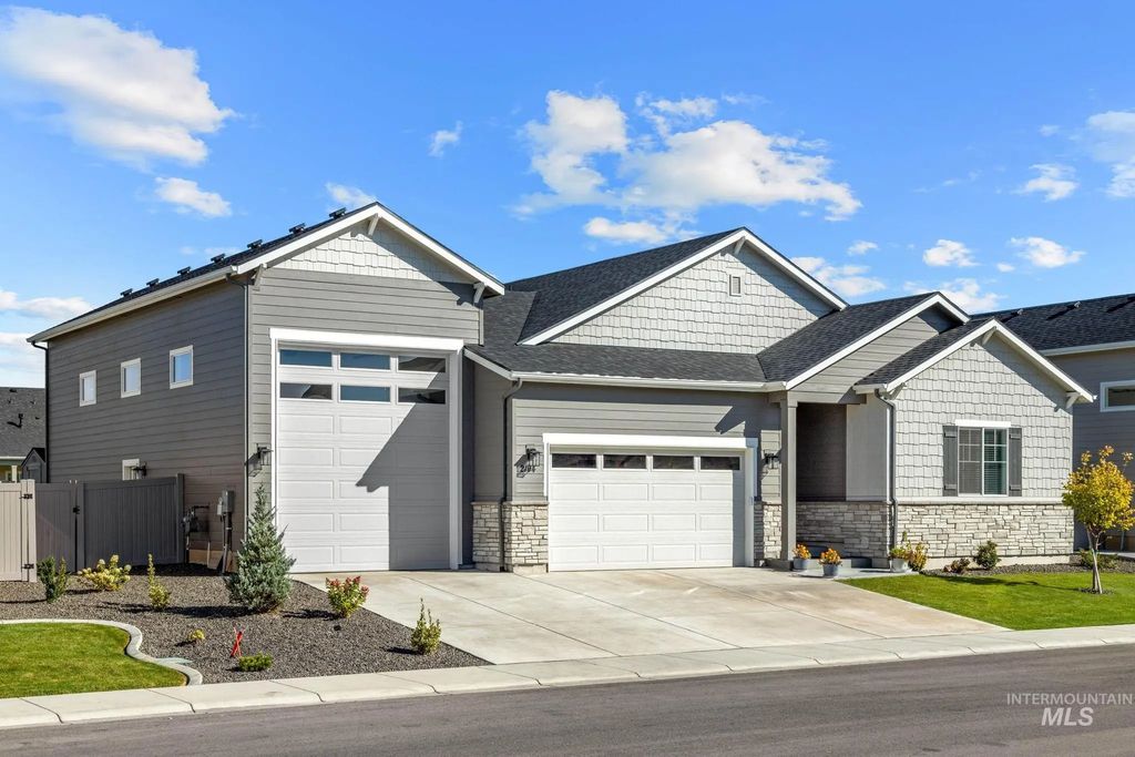 2194 N Mountain Vista Ave, Star