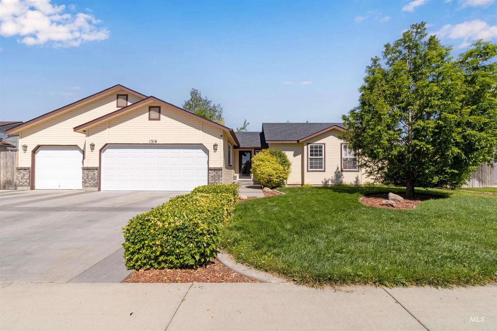 1316 Willow Creek Dr, Nampa