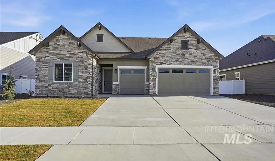 900 N Falling Water Way, Eagle